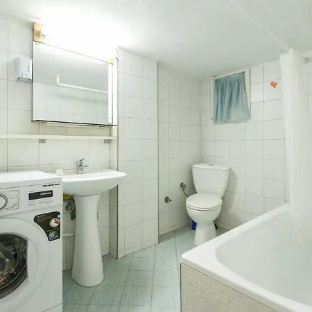 Cosy Flat Helexpo In Old Yr1