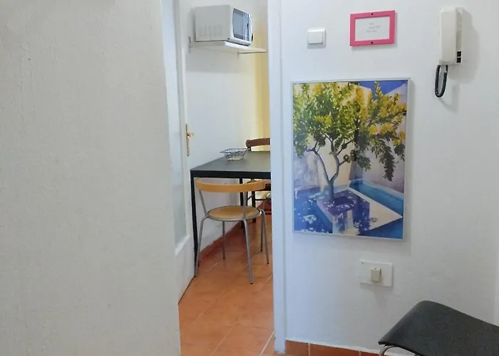 Cosy Flat Helexpo In Old Yr1 Selanik