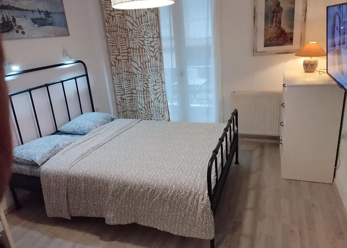 Cosy Flat Helexpo In Old Yr1 테살로니키